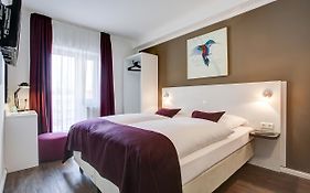 Hotel West